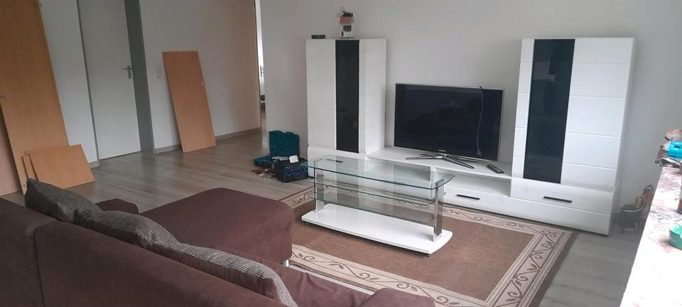 1 Zimmer in einer Frauen WG ab Februar wahlweise März frei 1 zimmer