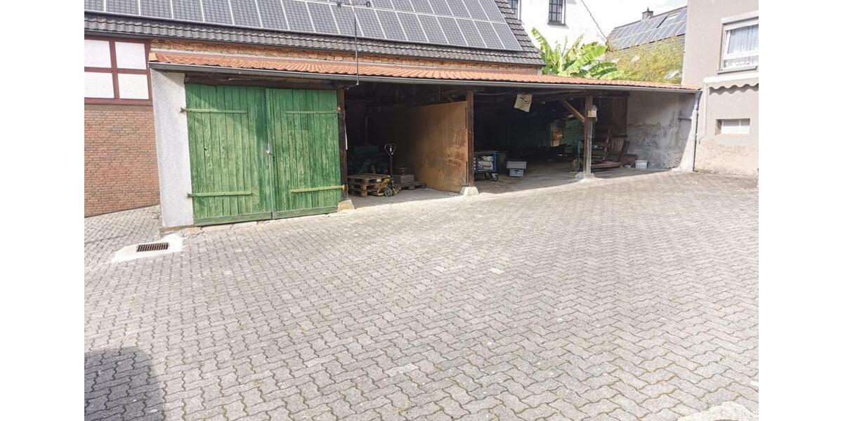 Resthofstelle mit großzügigen Nebengebäuden in Ortsrandlage 5 zimmer