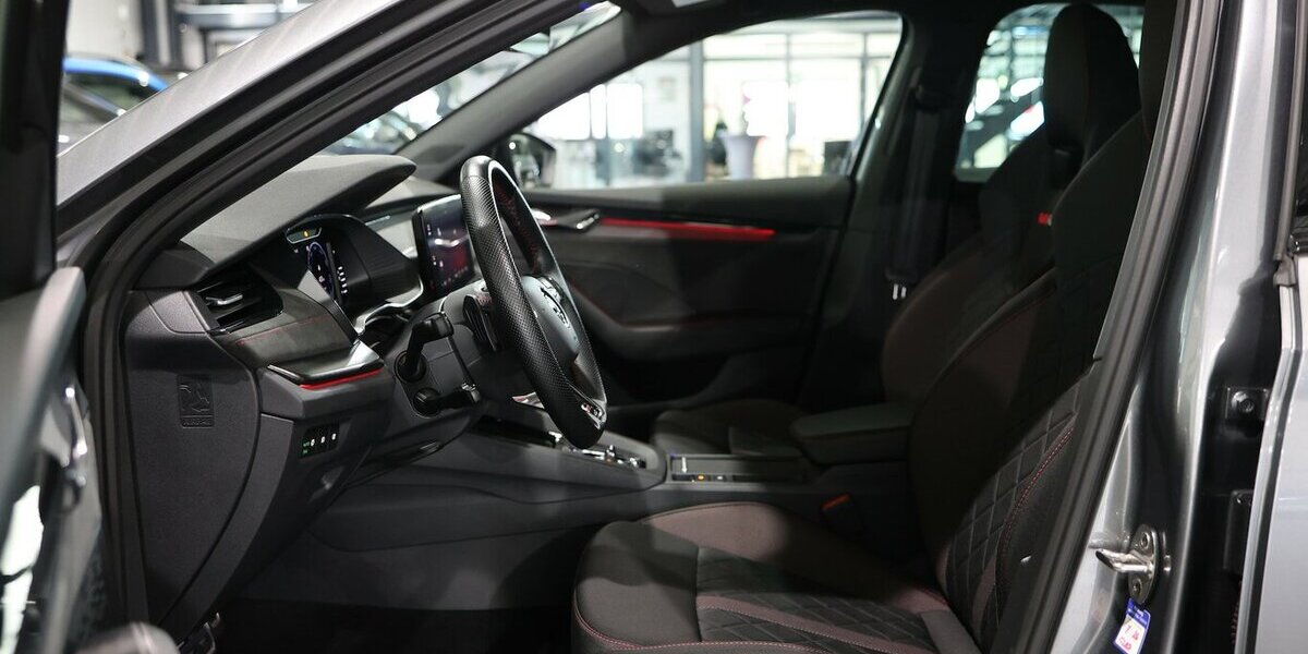 Skoda Octavia LIMO 2.0 TSI DSG RS SPORT BLACK S-SITZE 65.000 km 29.444 &euro; Hamm 59077