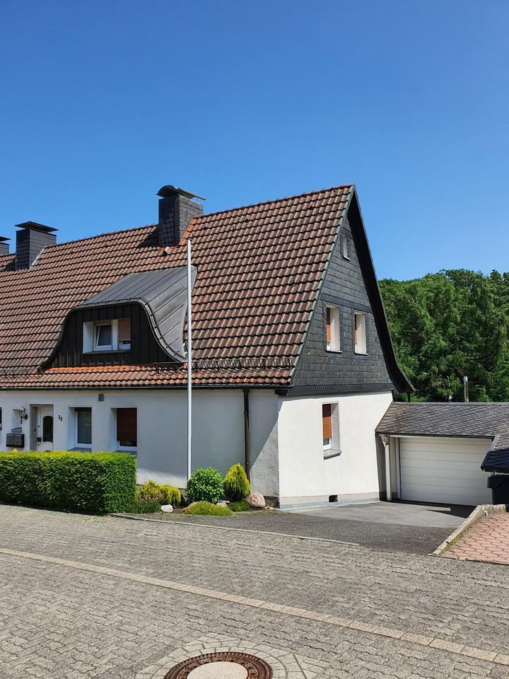 Doppelhaushälfte mit EinliegerWohnung, Teichgarten & Wintergarten