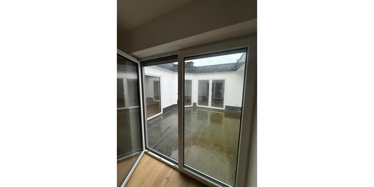 Große, kernsanierte Mietwohnung 5 zimmer