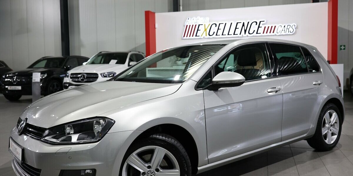 VW Golf VII 1.6 TDI Comfortline COMPOSITION-COLOUR 143.000 km 10.555 &euro; Hamm 59077