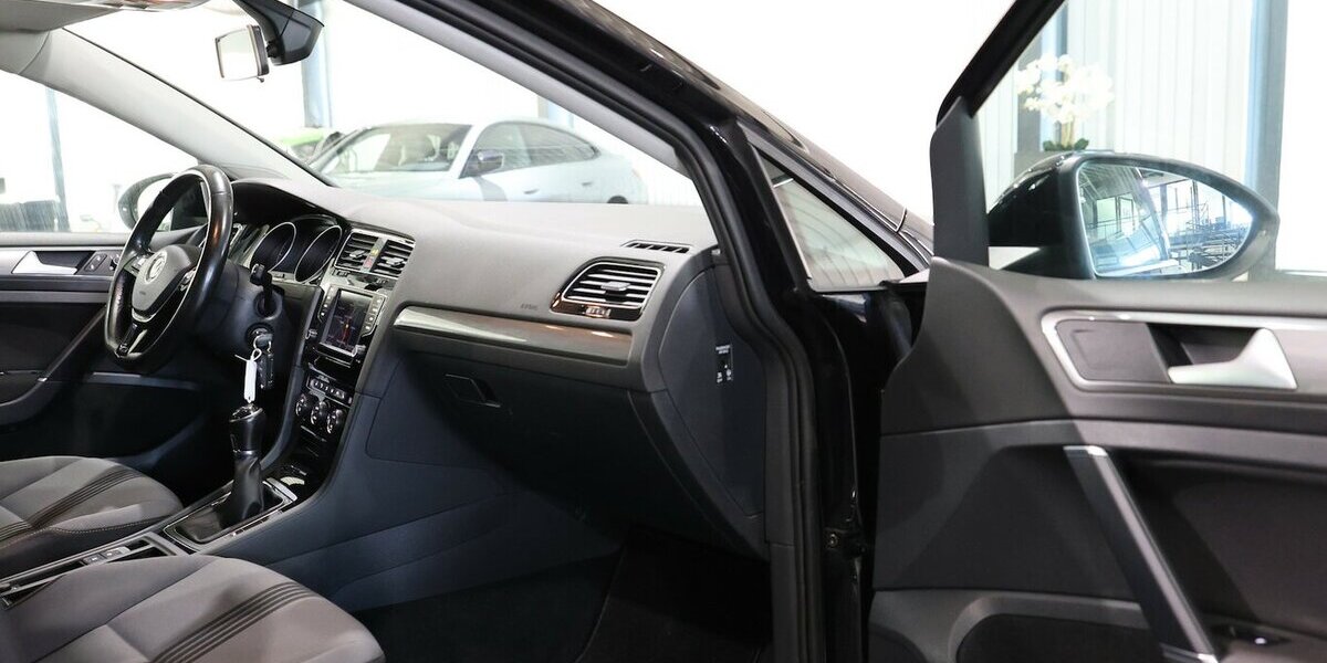 VW Golf VII 1.6 TDI BUSINESS ALLSTAR / NAVI+KAMERA 119.000 km 12.997 &euro; Hamm 59077