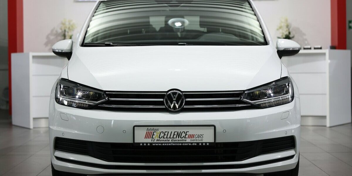 VW Touran 2.0 TDI DSG IQ Comfortline / 7-SITZE, LED 66.000 km 26.777 &euro; Hamm 59077