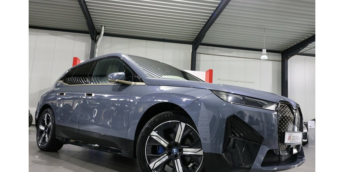 BMW iX 40 xDrive SPORT TITAN GLAS STORM EINZELSTÜCK 79.000 km 41.111 &euro; Hamm 59077