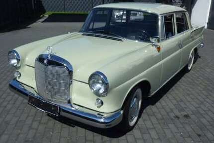 Mercedes-Benz 190 58.000 km 29.900 &euro; Hamm 59071