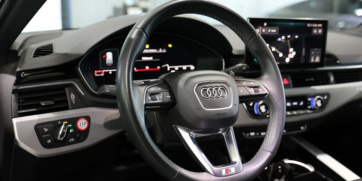 Audi A4 Avant 40 TFSI QUATTRO S-LINE SPORT BLACK TOP 113.000 km 26.666 &euro; Hamm 59077