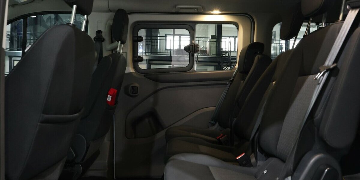 Ford Tourneo Custom 2.0 TDCI 320 L1 / 8-SITZER / NAVI 167.000 km 25.555 &euro; Hamm 59077