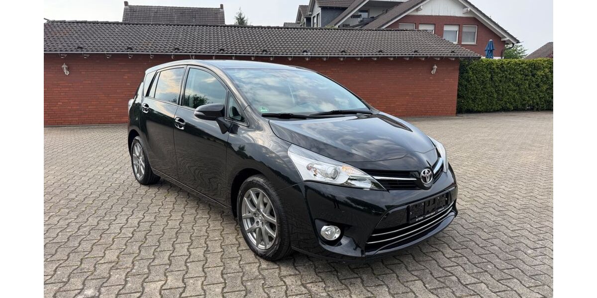 Toyota Verso 122.000 km 10.990 &euro; Ascheberg 59387
