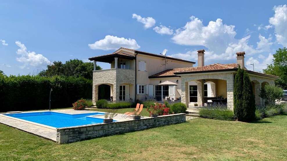 Haus zum Kaufen in Zminj 719.000 € 238 m²