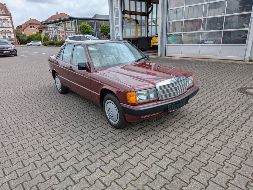 Mercedes-Benz 190 97.948 km 9.999 € Münster 48153
