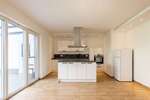 Neuwertiges Mehrfamilienhaus in Hamm-Heessen: 3 Einheiten, Gewerbefläche & privater Garten 9 zimmer