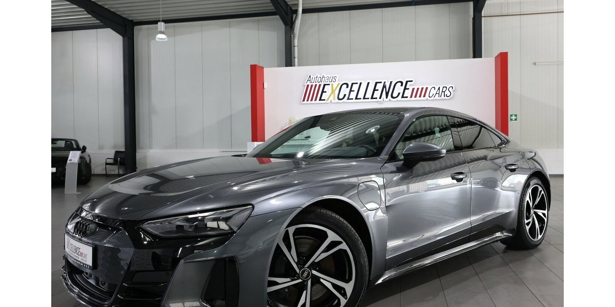 Audi e-tron GT QUATTRO / DAYTONA + BLACK / PANORAMA / 29.000 km 48.777 &euro; Hamm 59077