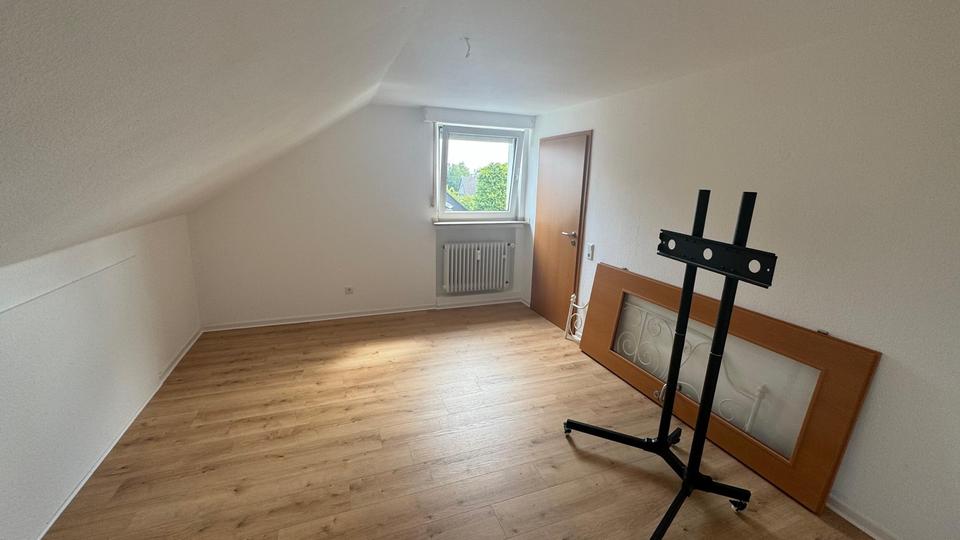 Dachgeschoßwohnung Fröndenberg (Ruhr) - 3.5 Zimmer, 90 m&sup2;, 670&euro; | Angebot:26356488