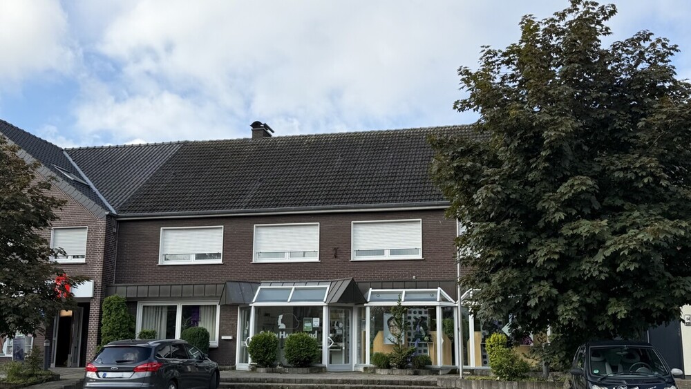 WuG-Haus mit etabliertem Friseursalon und bezugsfreier Wohneinheit zentral in Vorhelm! - Wohn- & Geschäftshaus Ahlen Hilgenfeld | Angebot:26854176