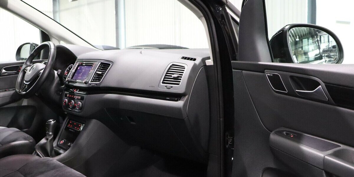 VW Sharan 1.4 TSI BUSINESS HIGHLINE / XENON / TOP 64.000 km 27.991 &euro; Hamm 59077