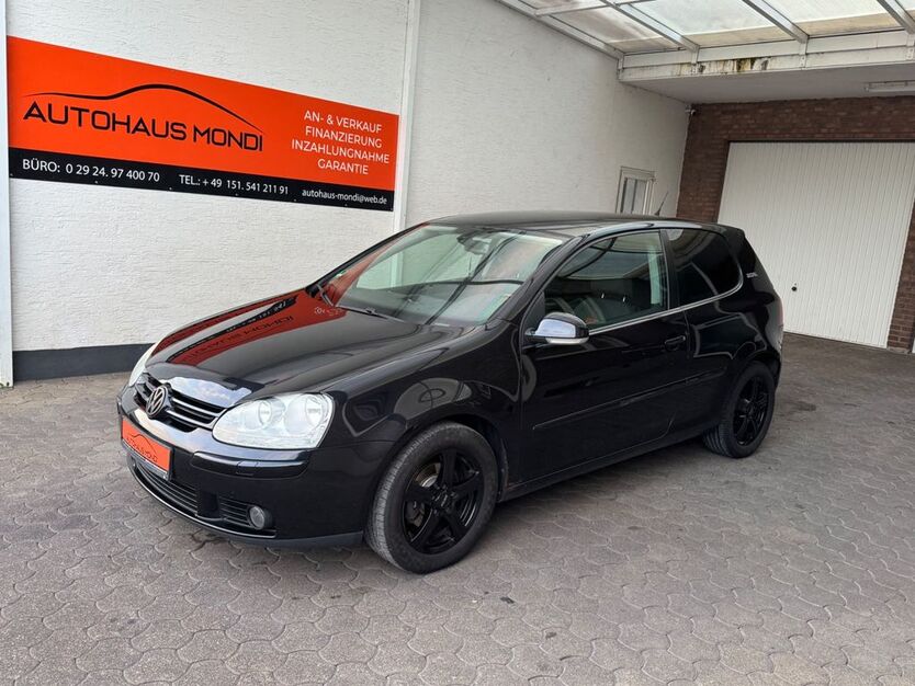 VW Golf 243.000 km 2.400 € Möhnesee-Körbecke 59519
