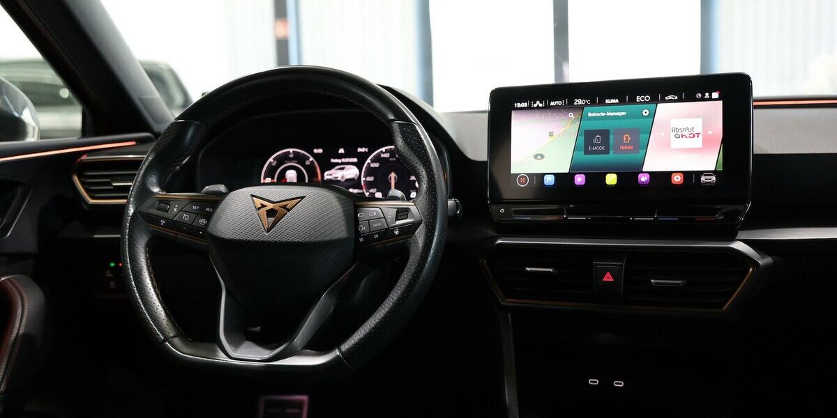 Cupra Leon ST TSI DSG VZ e-Hybrid LED+VC+NAVI+LEDER 35.000 km 23.777 &euro; Hamm 59077