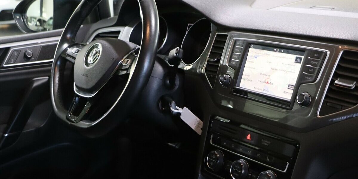 VW Golf Sportsvan 1.4 TSI ALLSTAR / XENON, NAVI-DM 119.000 km 11.777 &euro; Hamm 59077