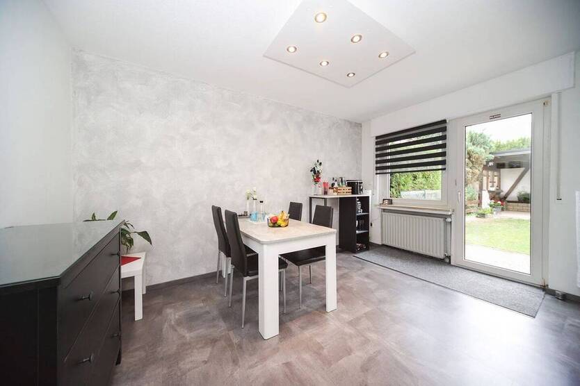 Zwei Wohneinheiten, eine Oase - Ihr neues Zuhause in entspannter Lage 8 zimmer