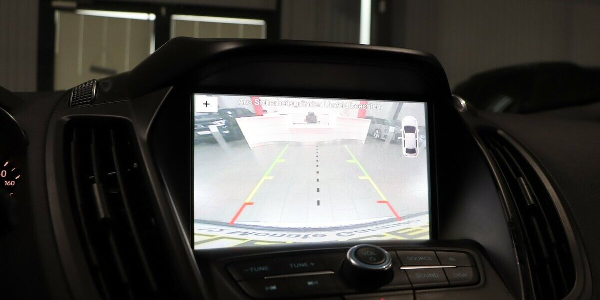 Ford Kuga ST-LINE SPORT WHITE & BLACK / XENON, LEDER 127.000 km 14.444 &euro; Hamm 59077