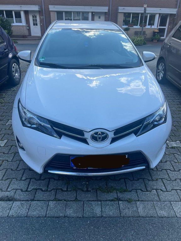 Toyota Auris 147.814 km 7.999 € Sendenhorst 48324