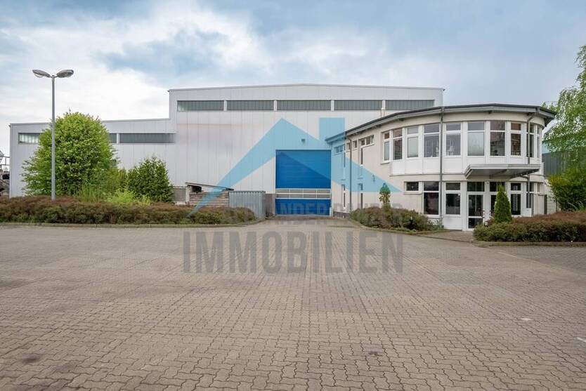 Gepflegte und großzügige Lagerhalle mit Bürogebäude in Autobahnnähe - Logistikpark - Lutterberg!