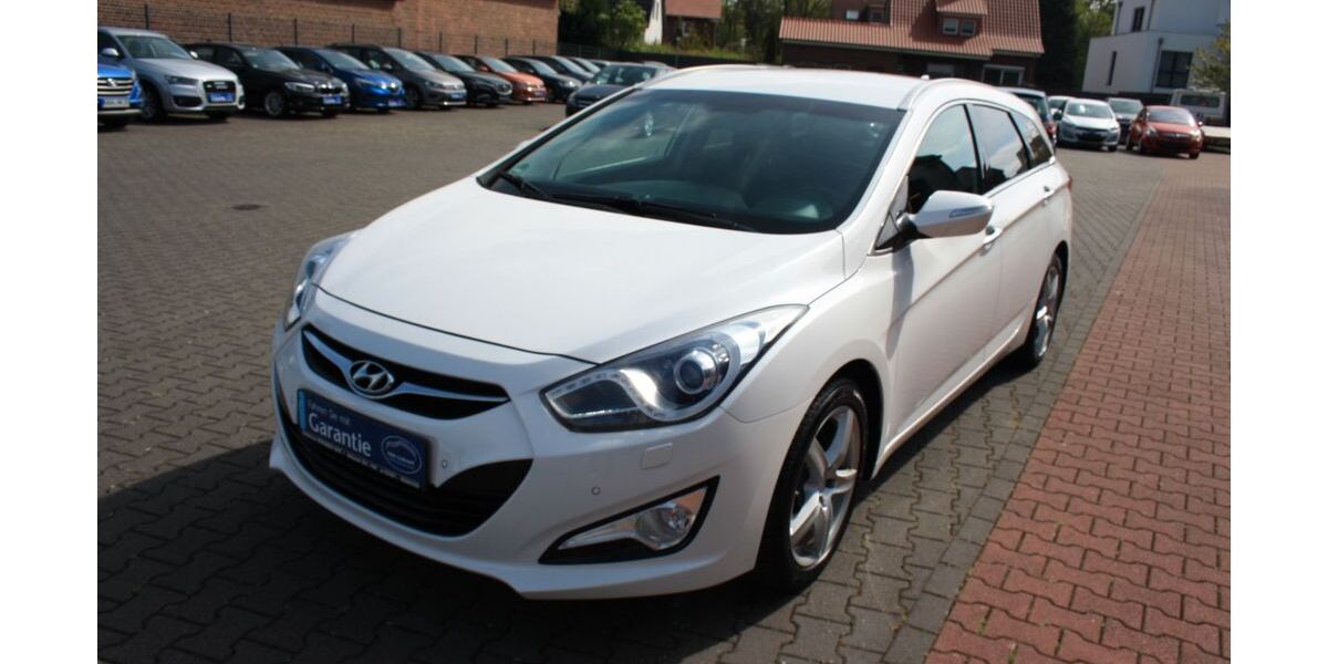 Hyundai i40 106.000 km 8.980 &euro; Hamm 59073
