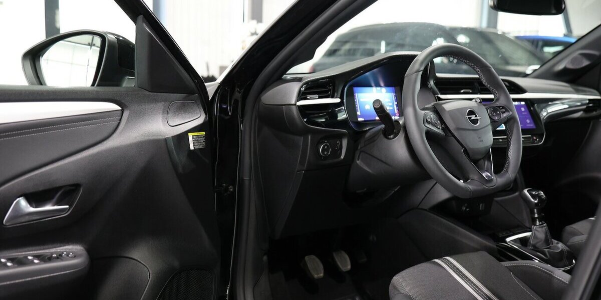 Opel Corsa F 1.2 T GS-LINE SPORT TECH ALL-BLACK / TOP 18.000 km 16.991 &euro; Hamm 59077