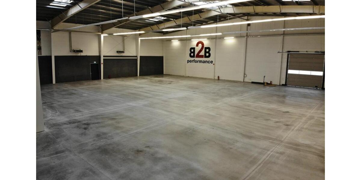 Gewerbe- Lager- Produktionshalle mit Bürofläche zimmer