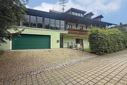 Familienfreundliches Wohnen auf 2 Etagen mit Garten, Wintergarten & Poolnutzung