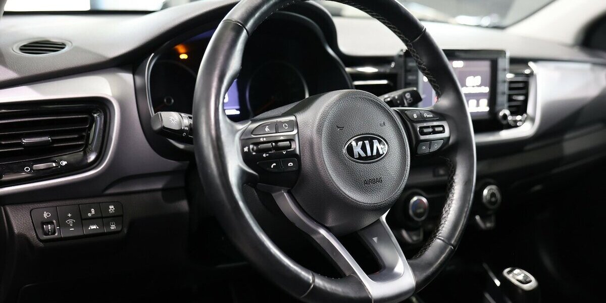 Kia Stonic 1.0 T-GDI PLATIUM-EDITION / SCHIEBEDACH / 62.000 km 14.777 &euro; Hamm 59077
