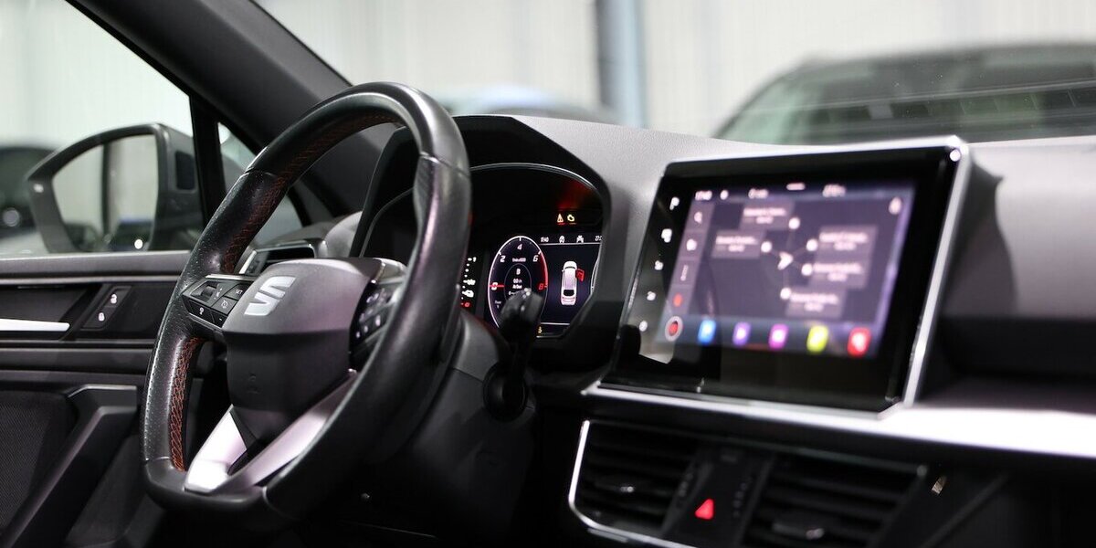 Seat Tarraco 1.4 TSI e-Hybrid FR-SPORT / PANORAMA,LED 134.000 km 25.444 &euro; Hamm 59077