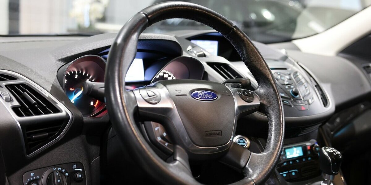 Ford Kuga 2.0 TDCI 4x4 TITANIUM / LEDER / NAVI+ 90.000 km 13.711 &euro; Hamm 59077