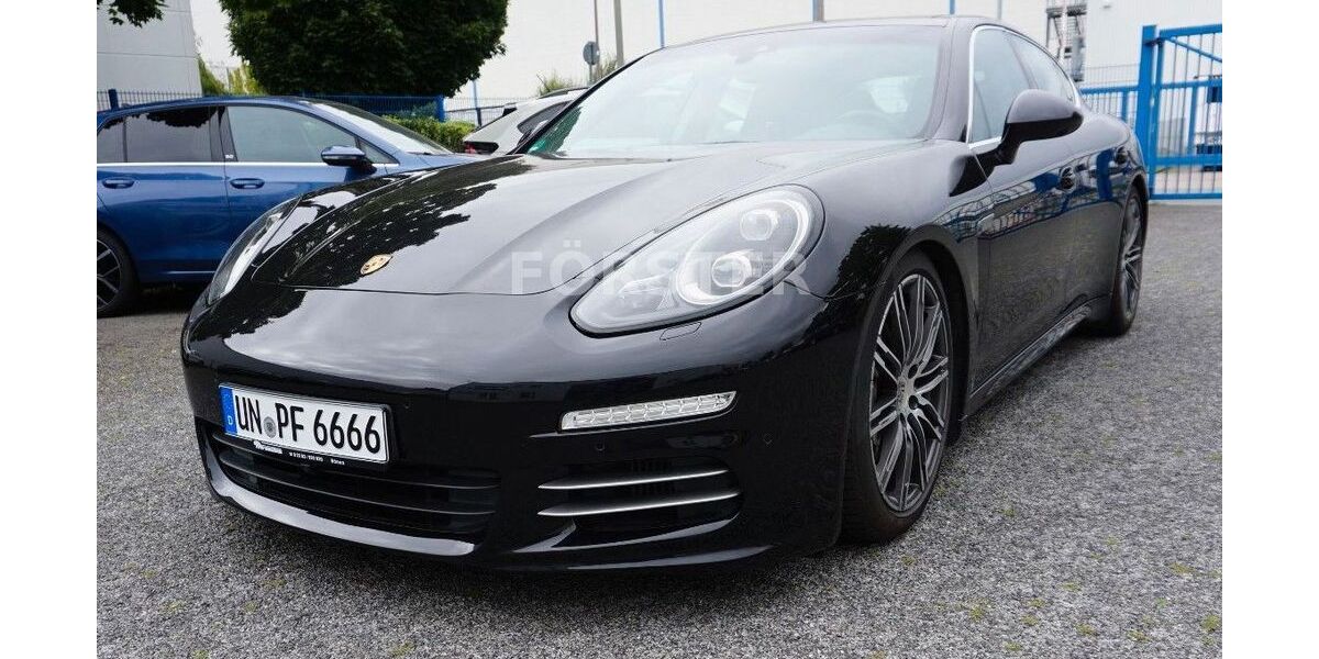 Porsche Panamera 107.500 km 37.950 € Bönen 59199