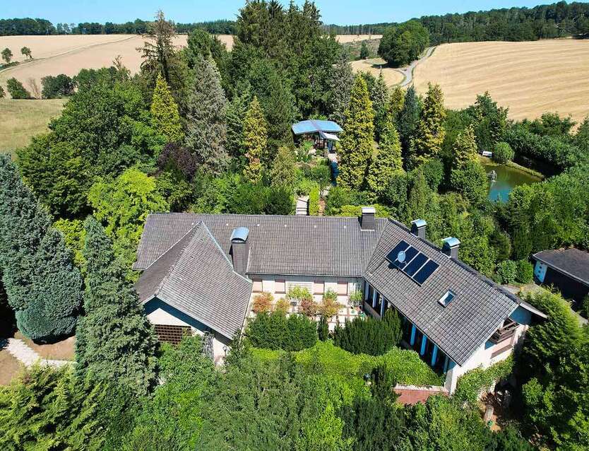 Haus zum Kaufen in Menden 750.000 € 260 m² 10 zimmer