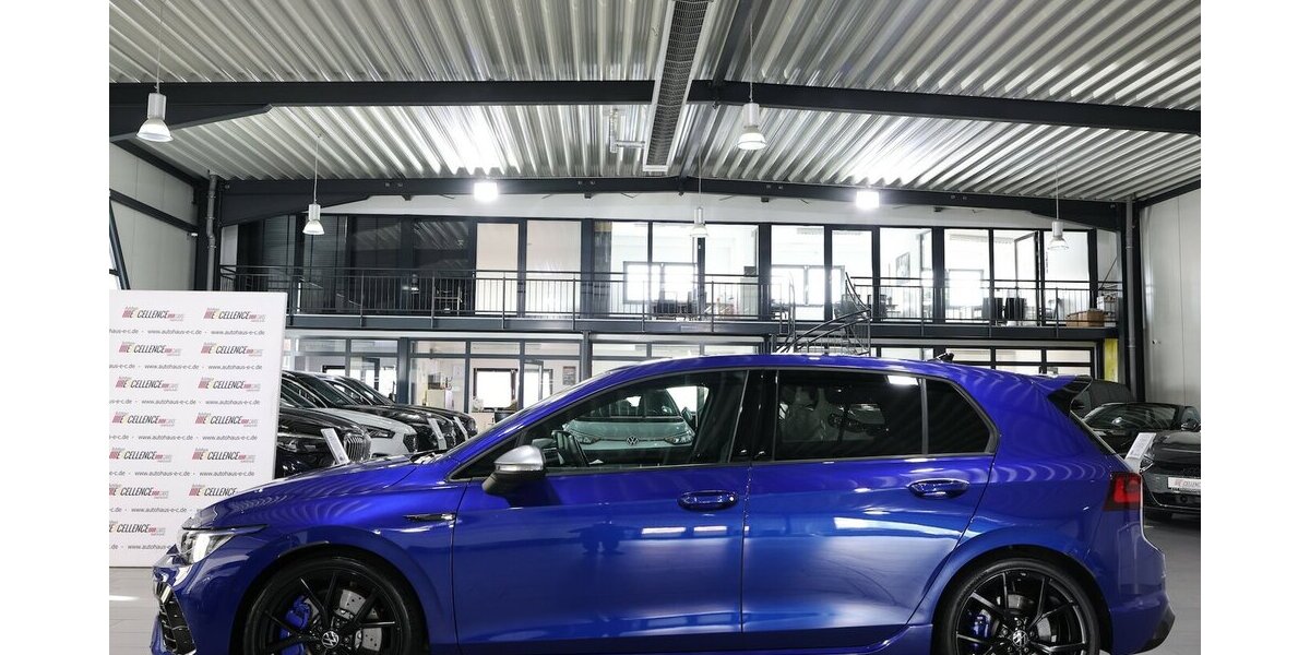 VW Golf VIII 2.0 TSI DSG 4M R-PERFROMANCE BLACK STY 40.000 km 35.777 &euro; Hamm 59077