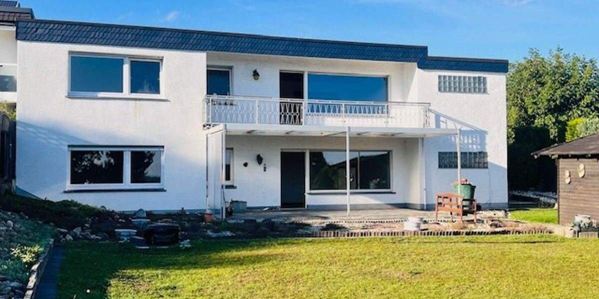 VERKAUFT: Individuell nutzbarer Bungalow mit herrlichem Weitblick & viel Potential in Niederense! 7 zimmer