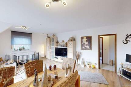 Provisionsfrei für Käufer: Helle 3-Zimmer-Dachgeschosswohnung mit Balkon und Garage in Hamm-Osten 3 zimmer