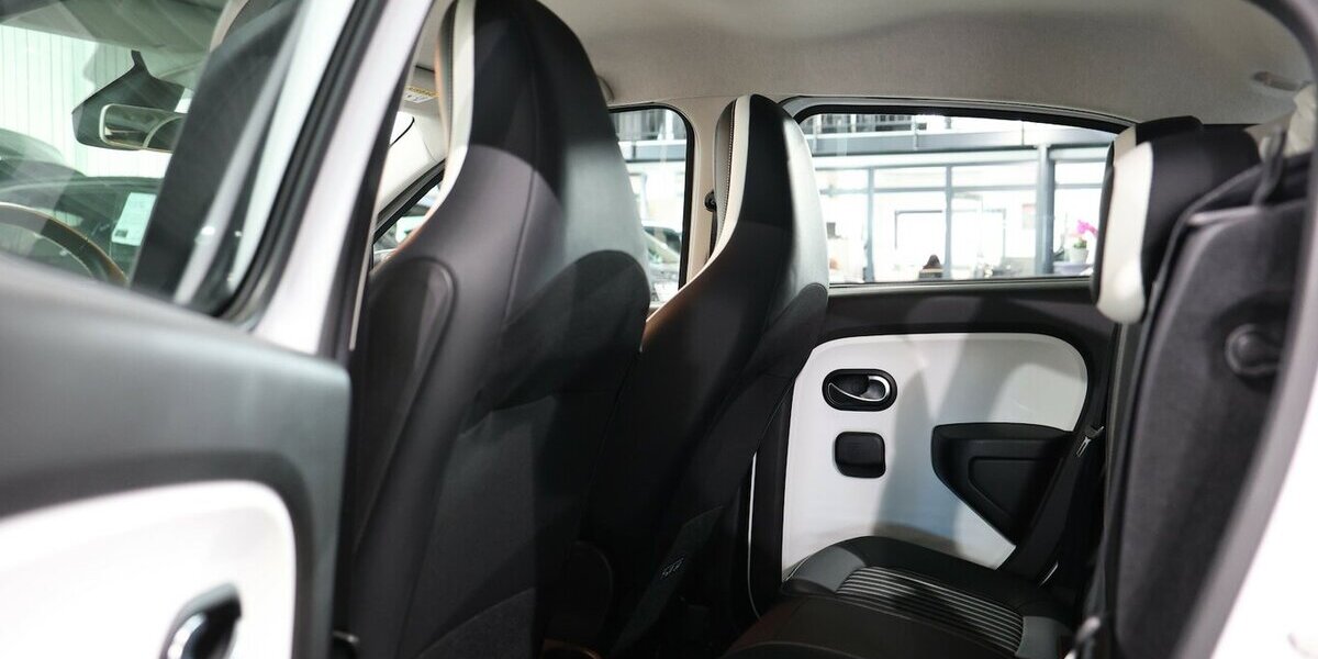 Renault Twingo INTENS ELECTRIC SPURHALTE, LEDER, KAMERA 12.000 km 12.444 &euro; Hamm 59077
