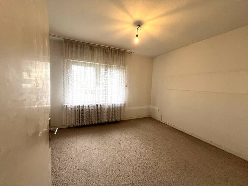 Sanierungsbedürftige Doppelhaushälfte in Dortmund-Brackel 5 zimmer