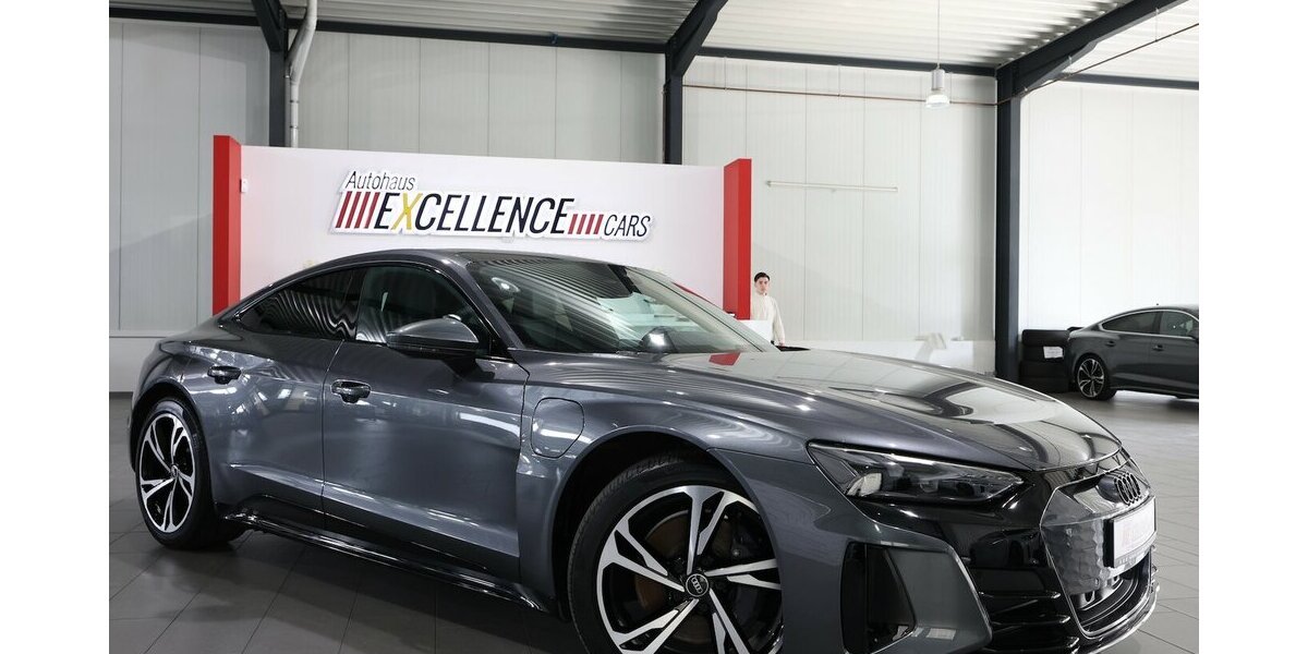 Audi e-tron GT QUATTRO / DAYTONA + BLACK / PANORAMA / 29.000 km 48.777 &euro; Hamm 59077