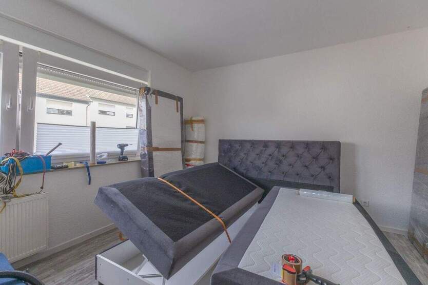 Menden Lendringsen – Renovierte Wohnung im 1.OG eines 5 FMH mit Südbalkon 3 zimmer