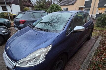 Peugeot 208 95.000 km 4.450 &euro; Menden 58706