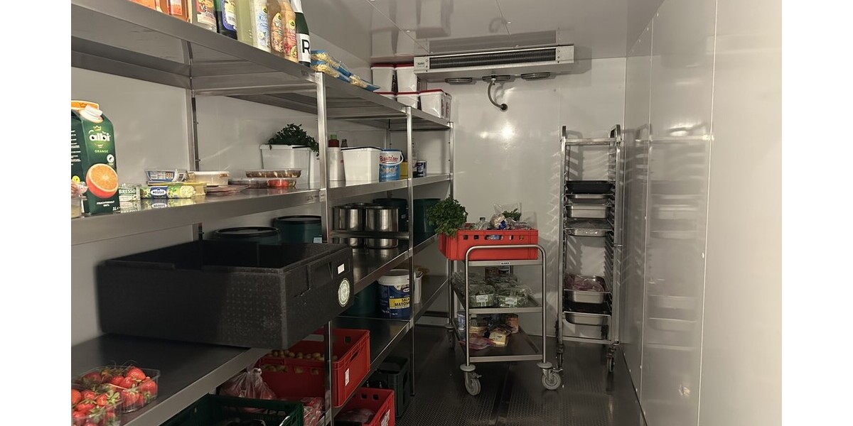 Großzügiges Wohnen und Arbeiten vereint Einfamilienwohnhaus mit Gewerbeeinheit! 10 zimmer