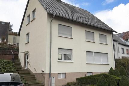 Einfamilienhaus mit Terrasse und Stellplatz