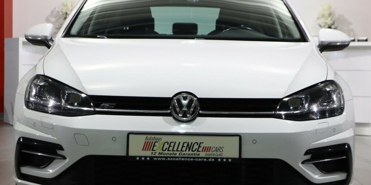 VW Golf VII 1.5 TSI HIGHLINE R-LINE SPORT BLACK LED 192.000 km 12.444 &euro; Hamm 59077