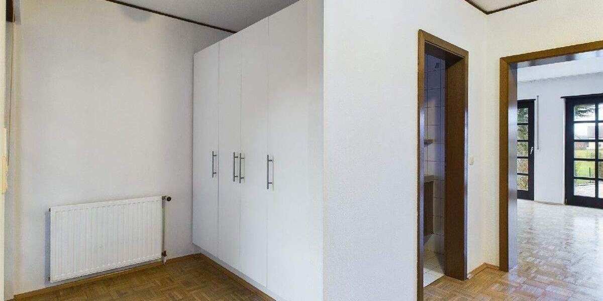 Büro- Praxishaus Zentral und doch im Grünen 5 zimmer