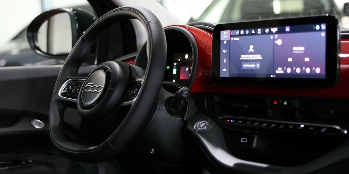 Fiat 500e RED BLACK / 98,8% / VIRTUAL / APPLE+KAMERA 9.000 km 19.700 &euro; Hamm 59077