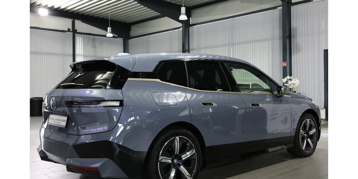 BMW iX 40 xDrive SPORT TITAN GLAS STORM EINZELSTÜCK 79.000 km 41.111 &euro; Hamm 59077